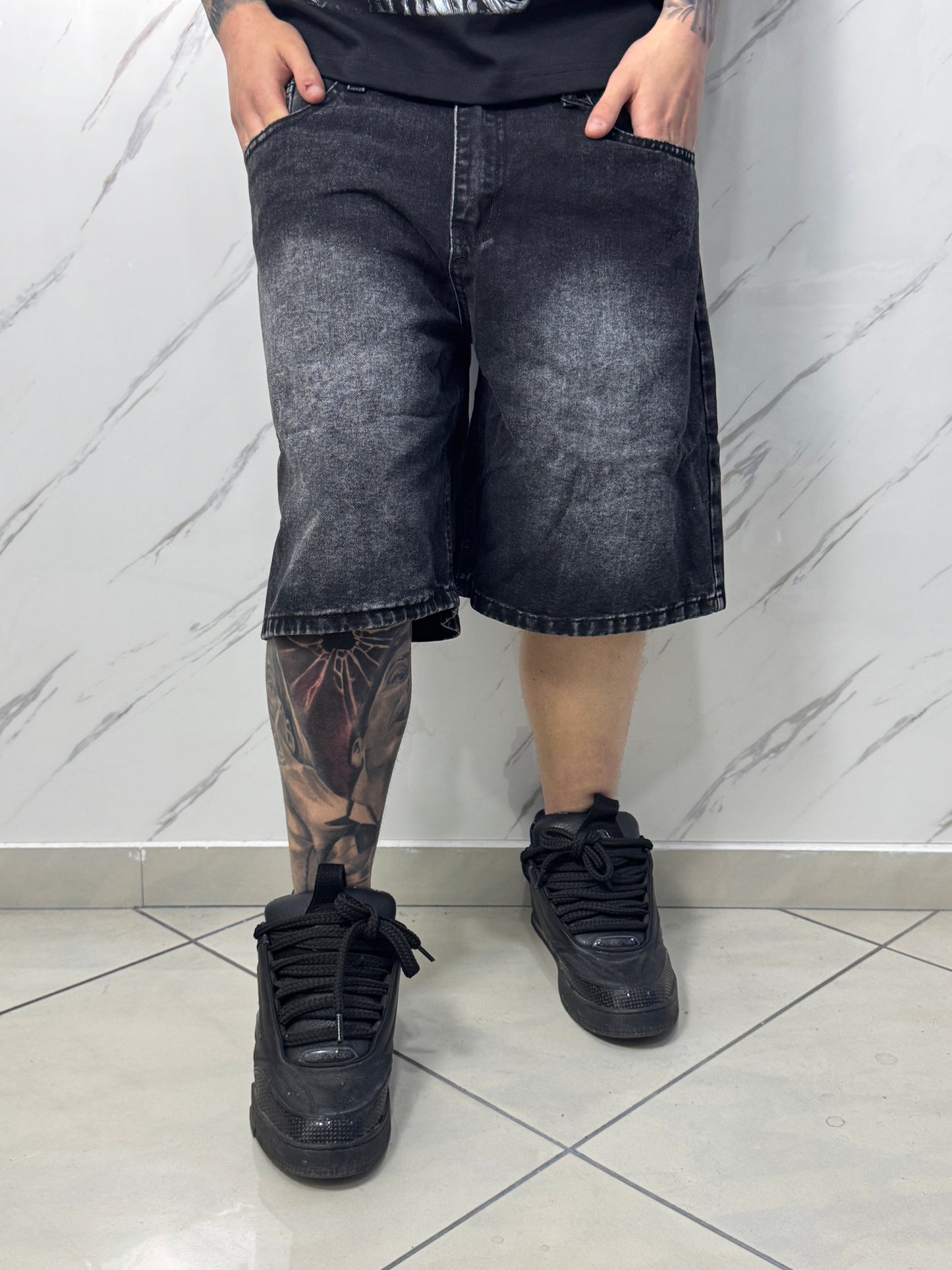SHORTS AUDI