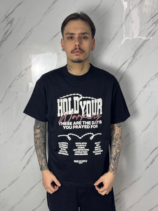 T-SHIRT HOLD YOUR