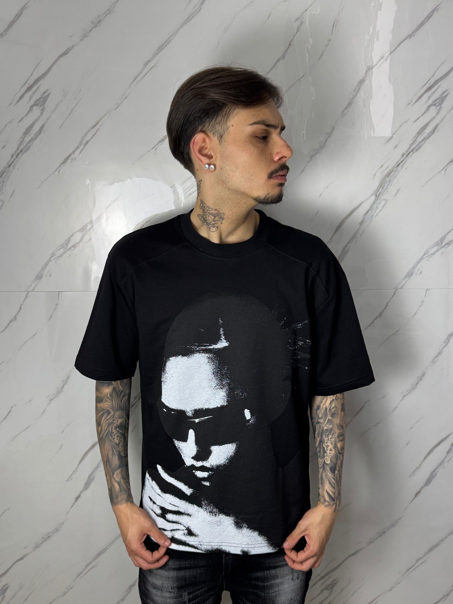 T-SHIRT GIRL