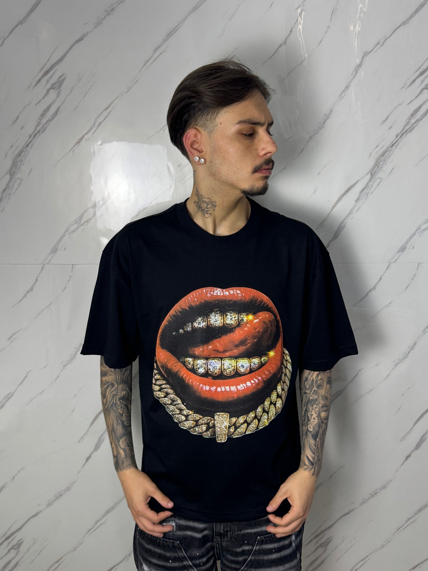 T-SHIRT MOUTH